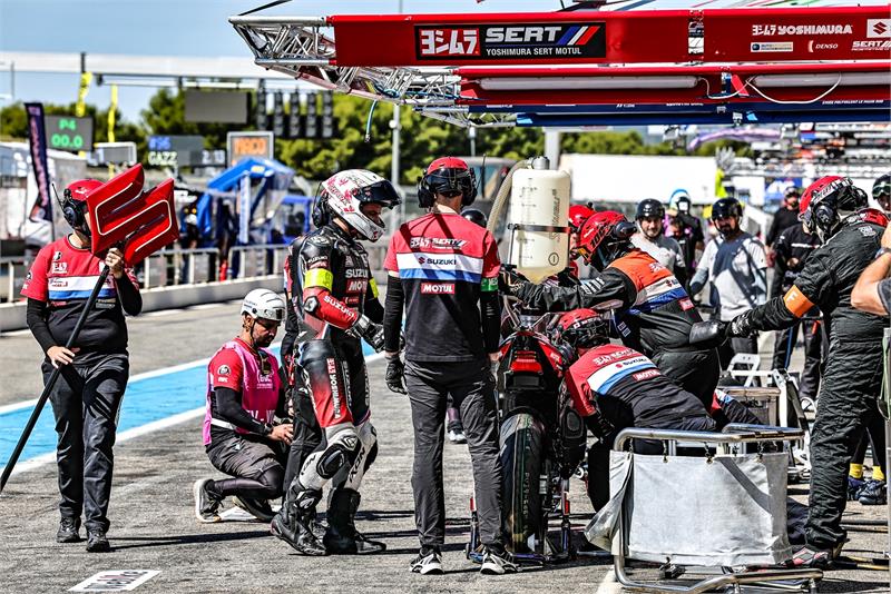 Etienne pitstop Bol d'Or 2026
